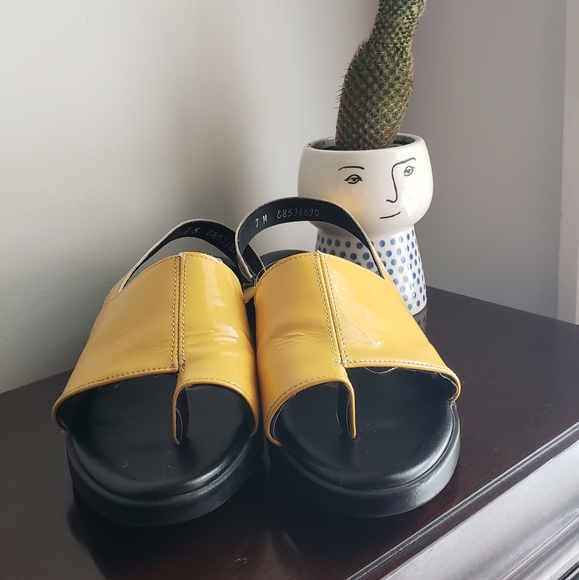 Hopp Studio Wedge Slide - Picture 2 of 4